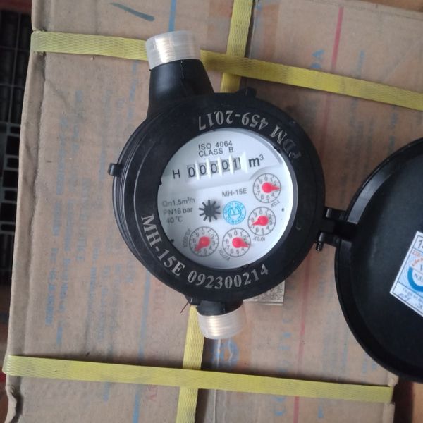 dong-ho-than-nhua-mh-11 đồng hồ nước mh