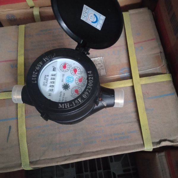 dong-ho-than-nhua-mh-12 đồng hồ nước mh